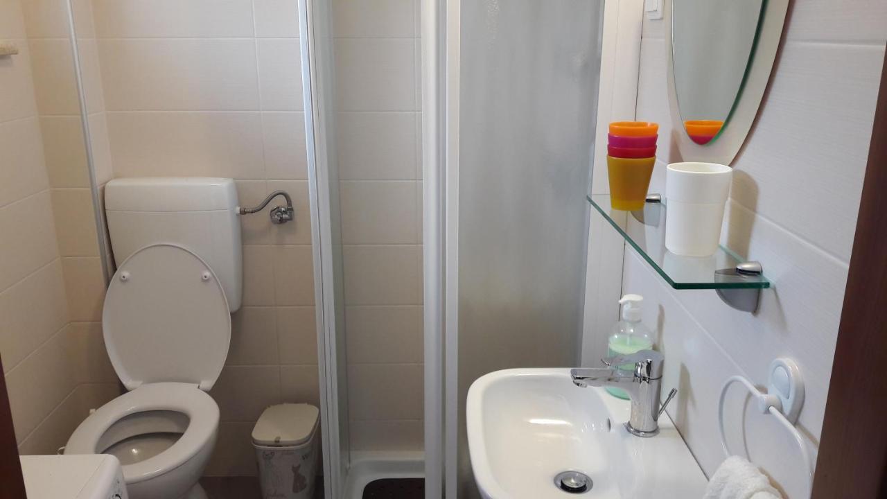 Apartment Nena- Apartman Sa Posebnim Ulazom U Prizemlju, Terasom I Zelenom Okucnicom Rakotule المظهر الخارجي الصورة